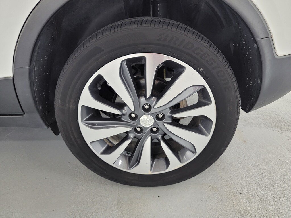 Used 2020 Buick Encore Essence AWD/4WD image 11