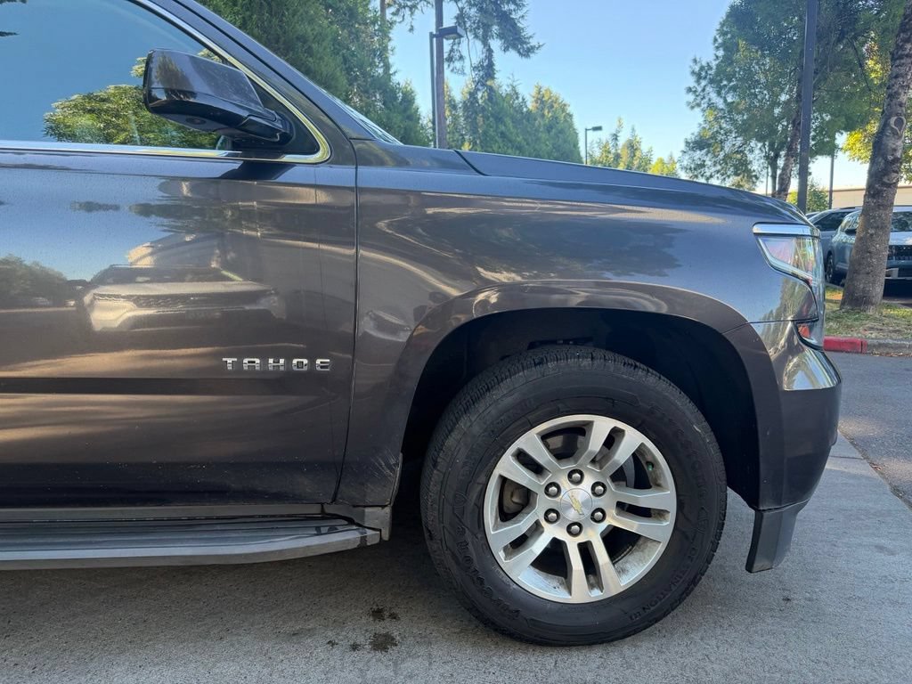 Used 2016 Chevrolet Tahoe LT w/ Luxury Package AWD/4WD image 3
