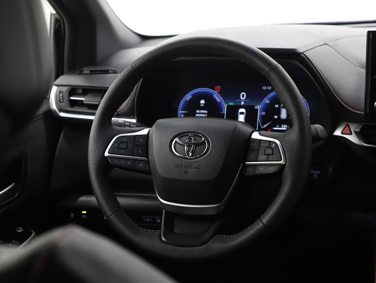 Used 2025 Toyota Sienna XSE image 17