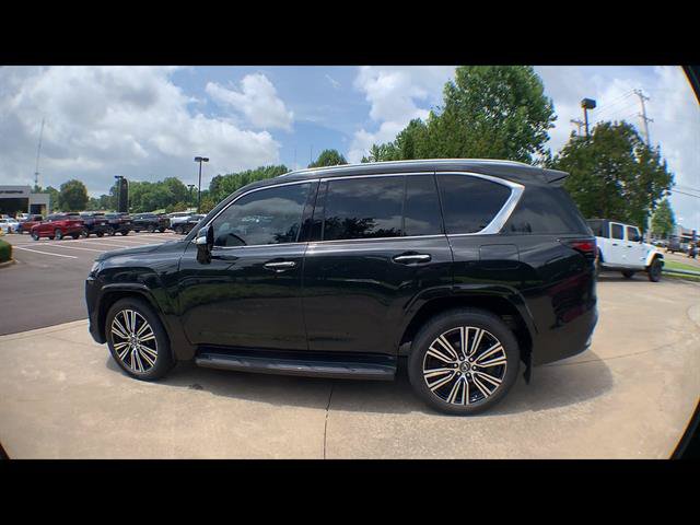 Used 2023 Lexus LX 600 4WD w/ Accessory Package (Z1) image 5