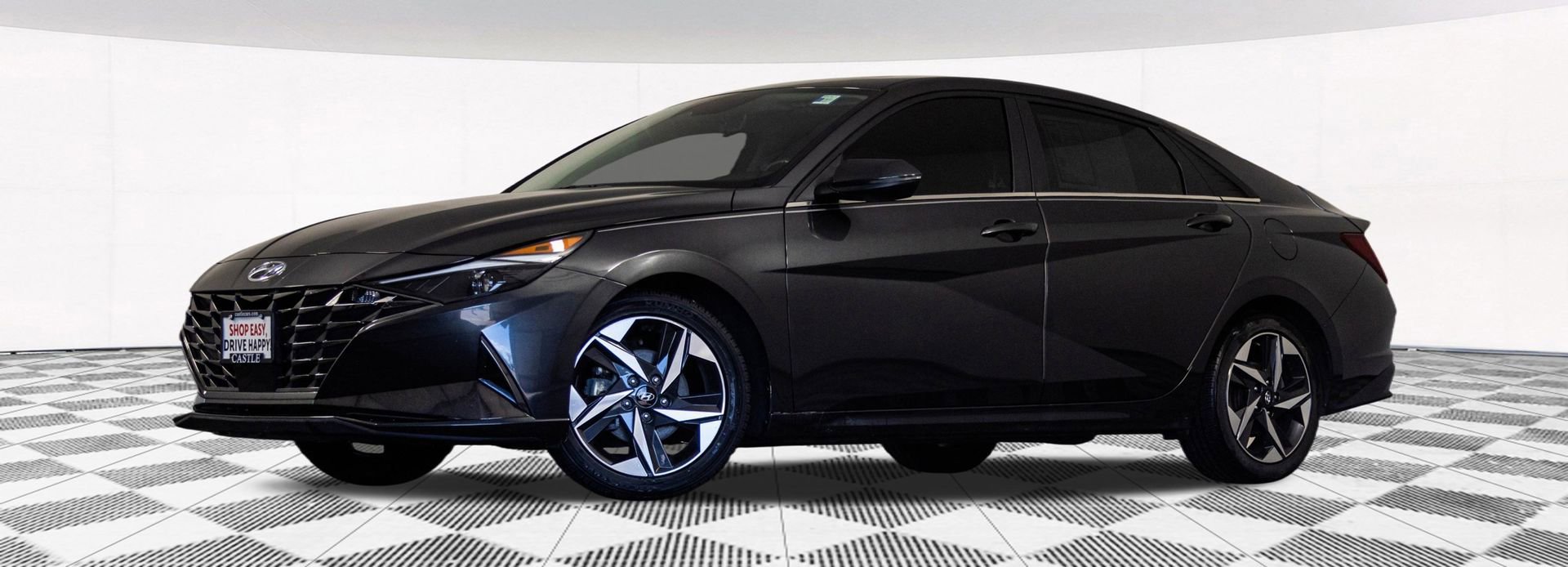 Used 2022 Hyundai Elantra SEL w/ Convenience + Premium Package FWD image 2