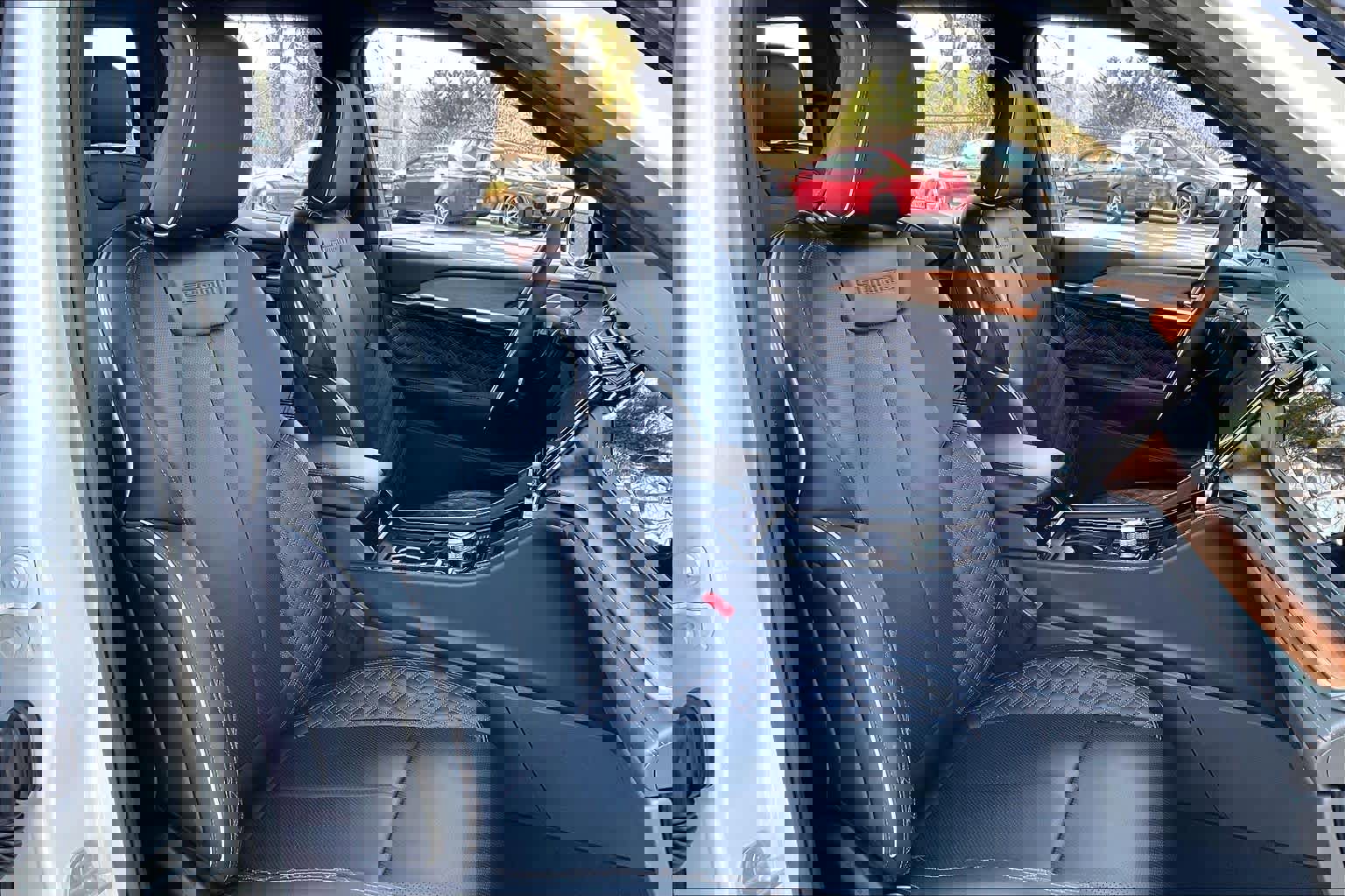 Used 2025 Jeep Grand Cherokee Summit w/ Obsidian Package image 8