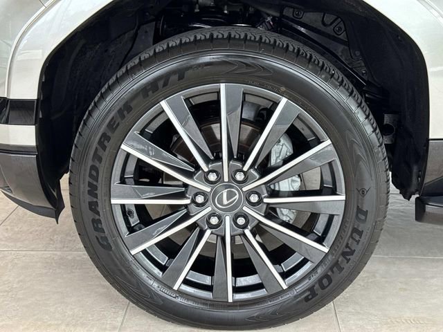 Used 2025 Lexus GX 550 w/ Accessory Package (Z1) AWD/4WD image 8