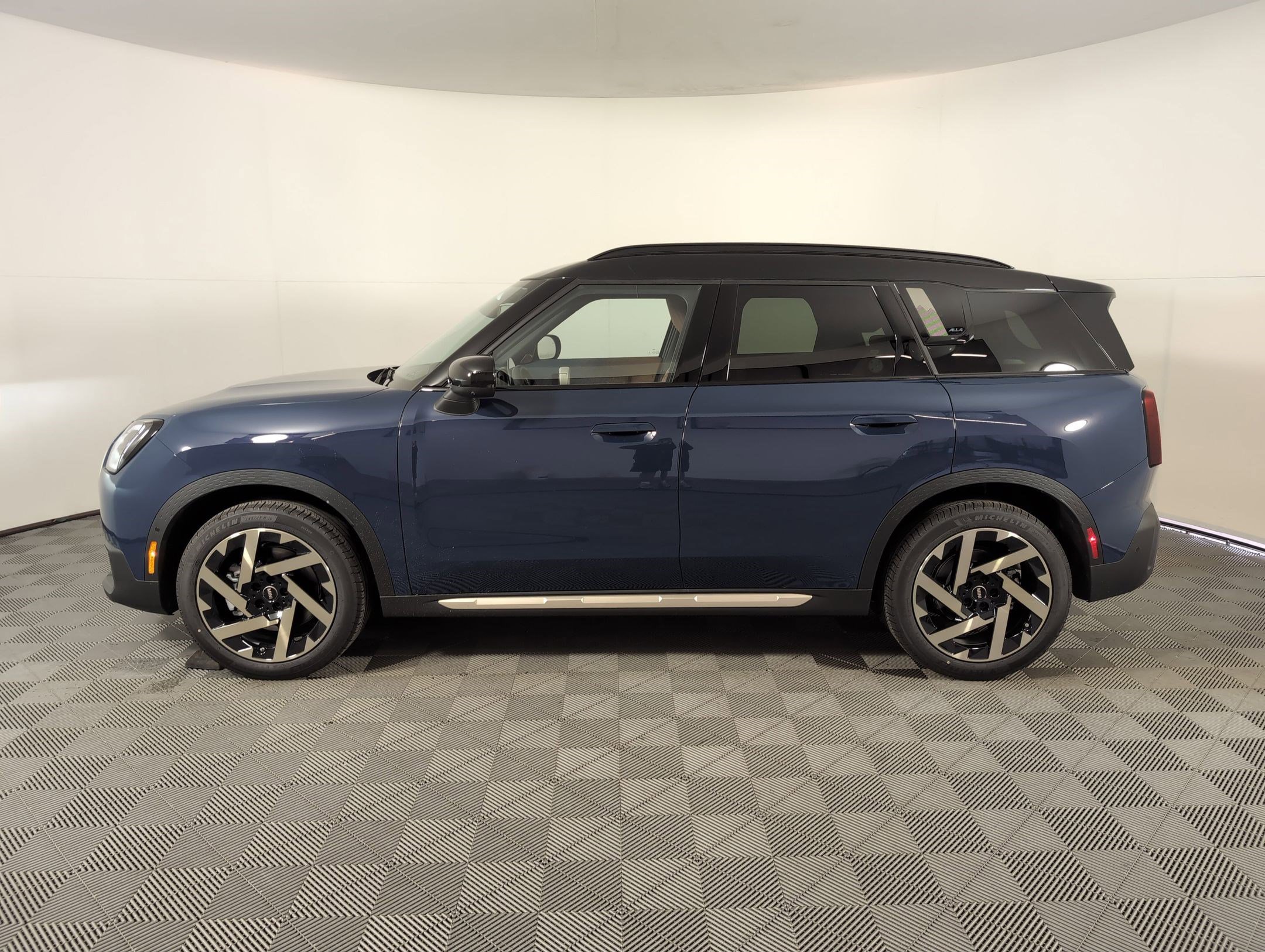 New 2025 MINI Cooper Countryman S video 2