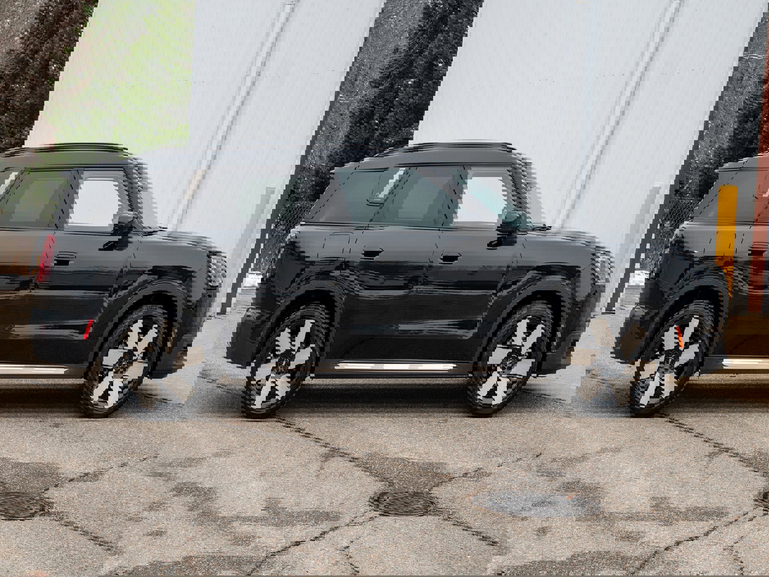 Used 2025 MINI Cooper Countryman S w/ Comfort Package Max image 8