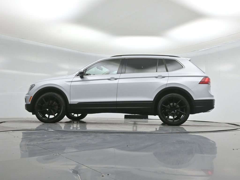 Used 2019 Volkswagen Tiguan SE w/ Panoramic Sunroof Package image 52