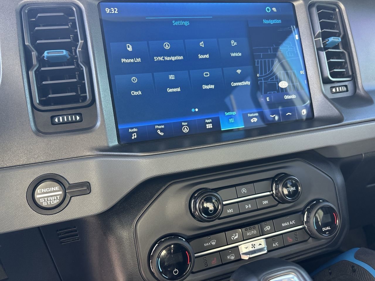 Used 2024 Ford Bronco Black Diamond image 19