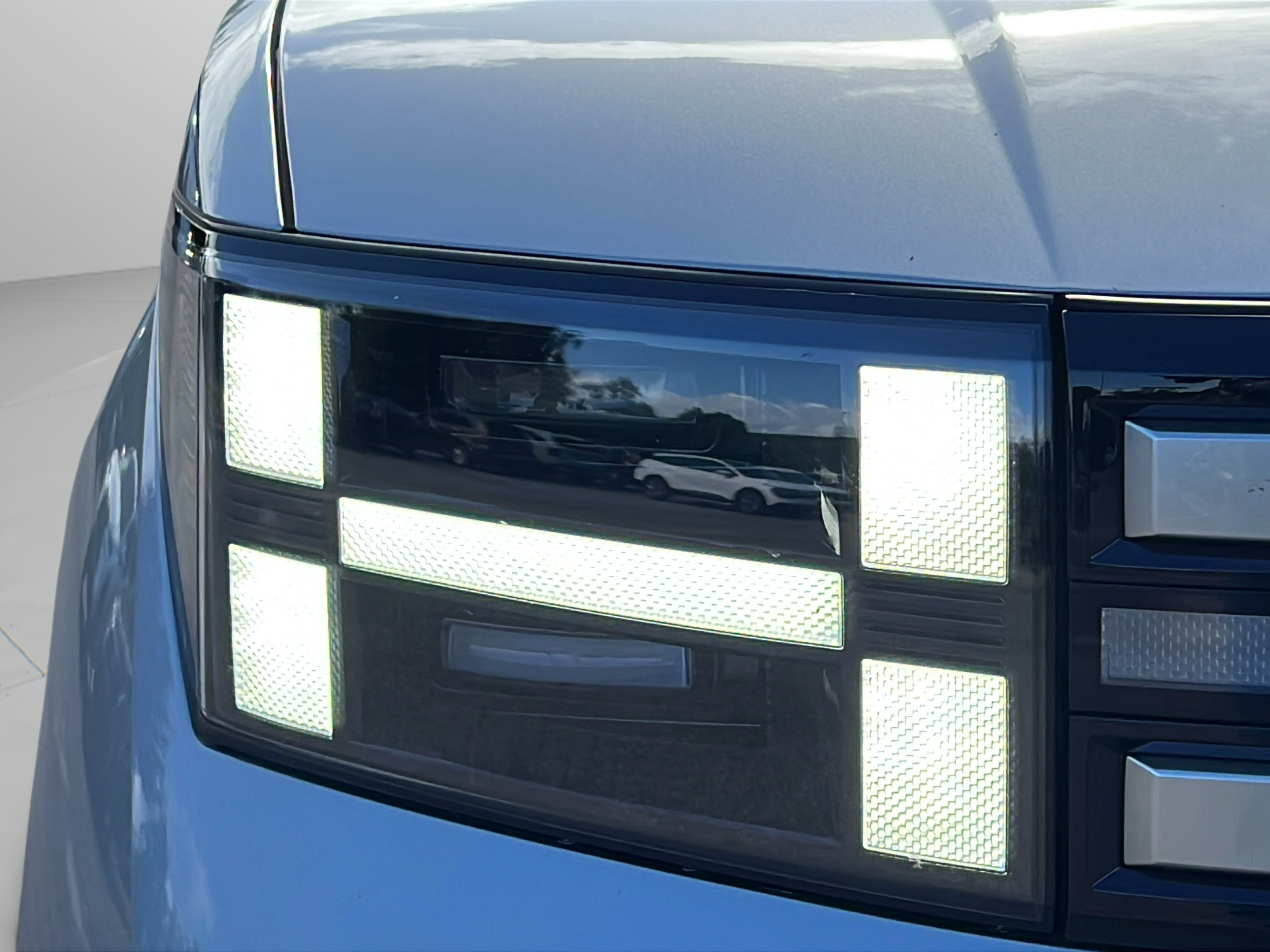 Used 2025 Hyundai Santa Fe SEL FWD image 22