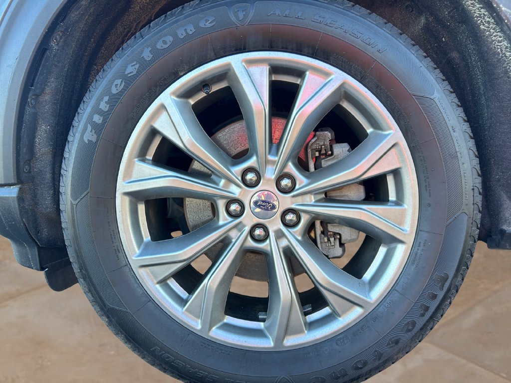 Used 2023 Ford Explorer XLT w/ Equipment Group 202A AWD/4WD image 14
