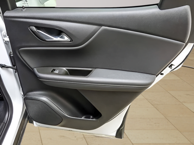 Used 2025 Chevrolet Blazer LT FWD image 23