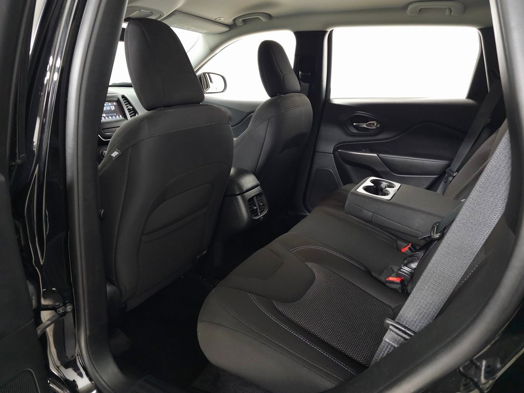 Used 2019 Jeep Cherokee Latitude w/ Popular Appearance Group image 28