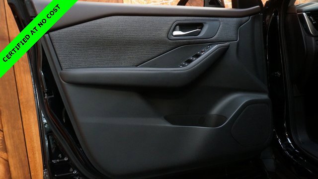 Used 2022 Nissan Rogue SV image 30