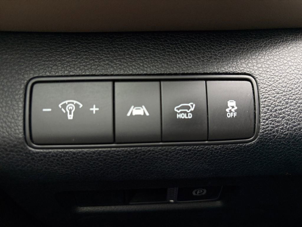 Used 2023 Hyundai Santa Fe SEL w/ Cargo Package image 3