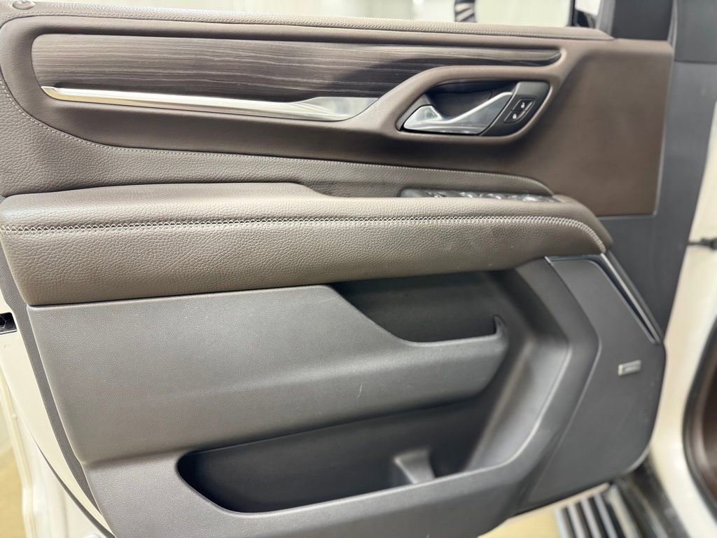 Used 2022 GMC Yukon XL Denali RWD image 8