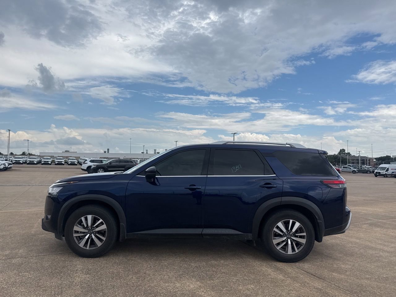 Certified 2022 Nissan Pathfinder SL w/ Lighting Package (N92) FWD image 12