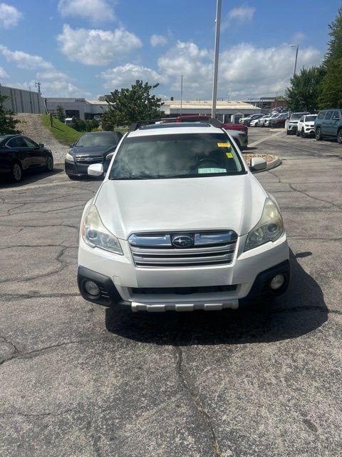 Used 2013 Subaru Outback 2.5i Limited w/ Moonroof Pkg AWD/4WD image 2