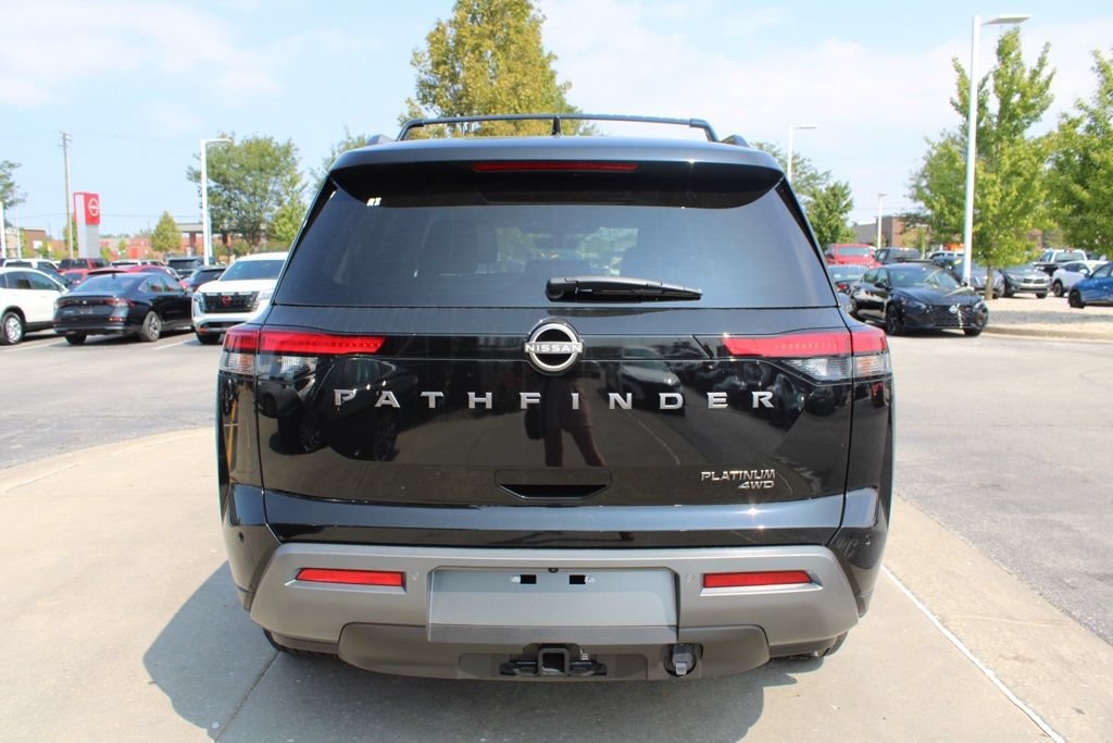 New 2026 Nissan Pathfinder Platinum w/ Cargo Package AWD/4WD image 4