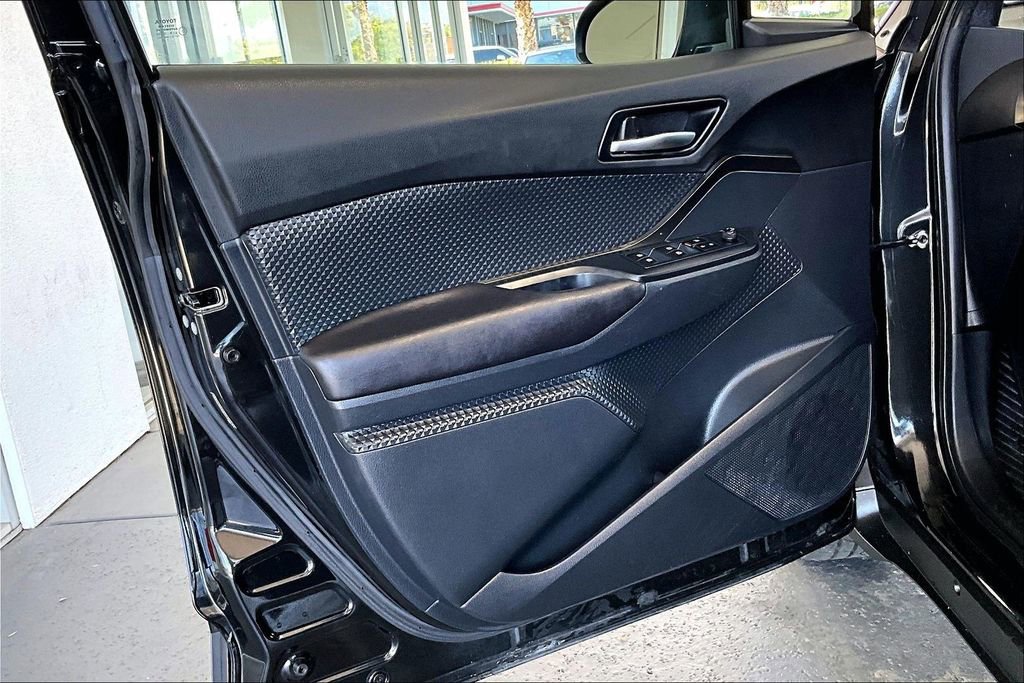 Used 2018 Toyota C-HR XLE FWD image 20