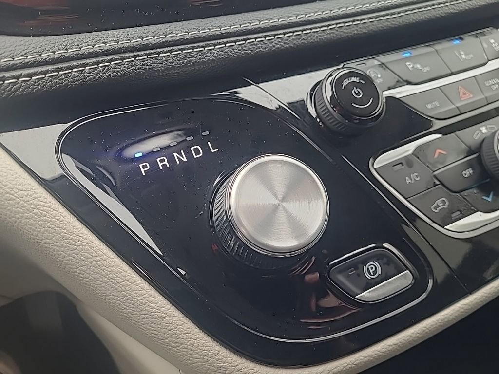 Used 2024 Chrysler Pacifica Limited image 25