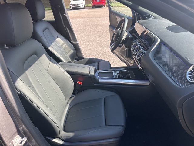 Used 2025 Mercedes-Benz GLA 250 4MATIC w/ Winter Package image 18