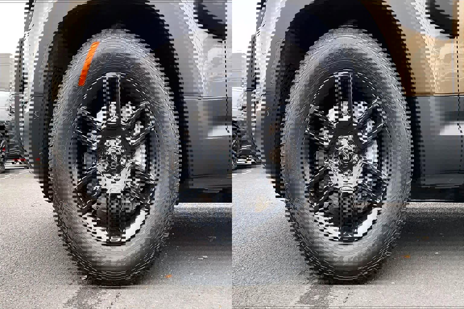 Used 2022 Land Rover Defender 110 SE image 12