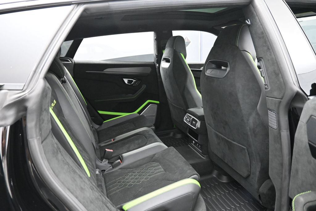 Used 2024 Lamborghini Urus Performante AWD/4WD image 29