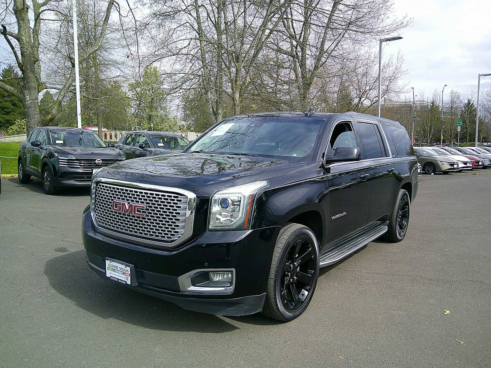 Used 2016 GMC Yukon XL SLT image 1