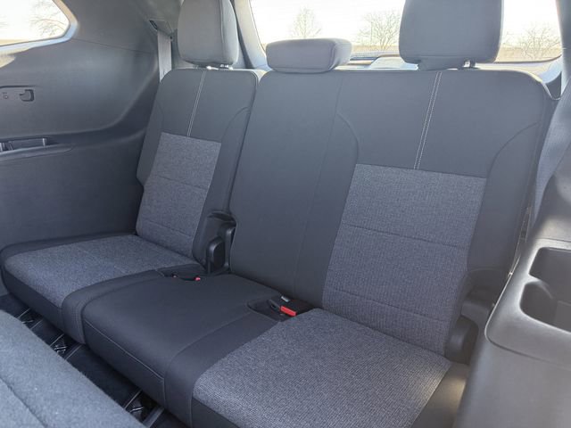 Used 2025 GMC Acadia Elevation image 29