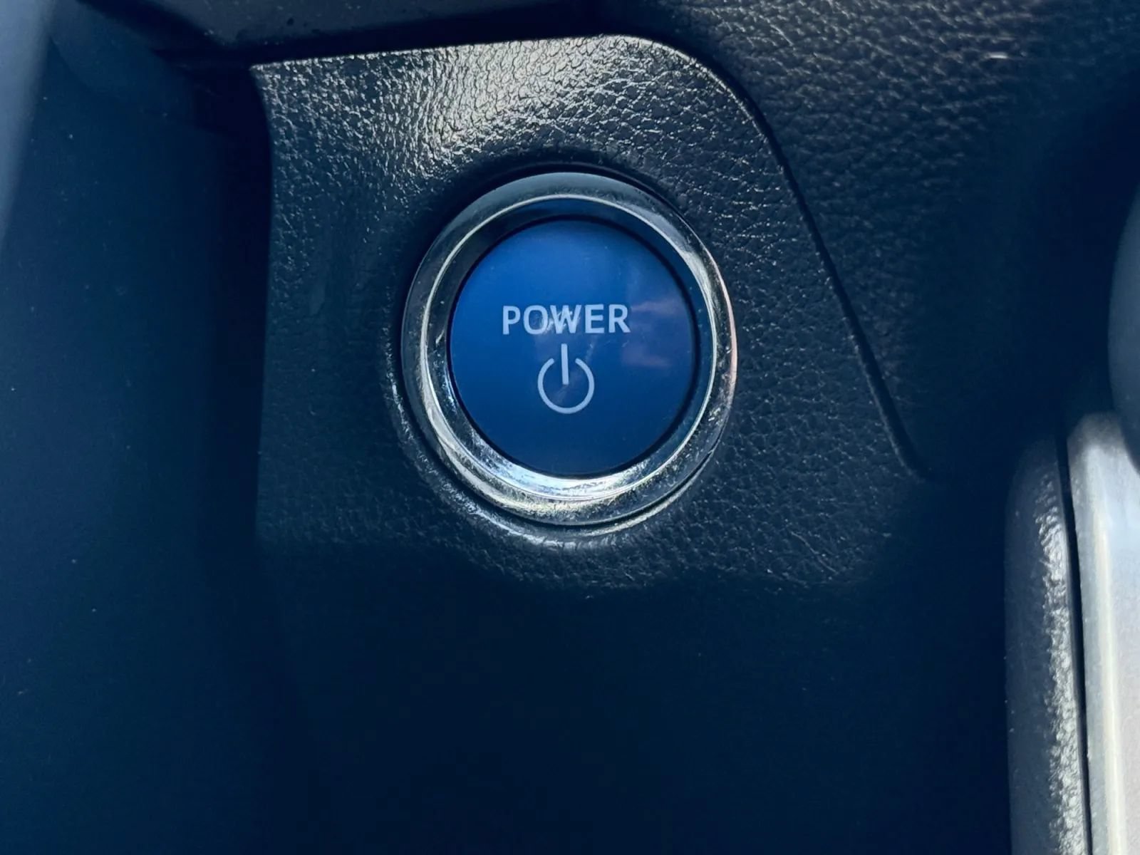 Used 2019 Toyota RAV4 XSE w/ Carpet Mat Package AWD/4WD image 32