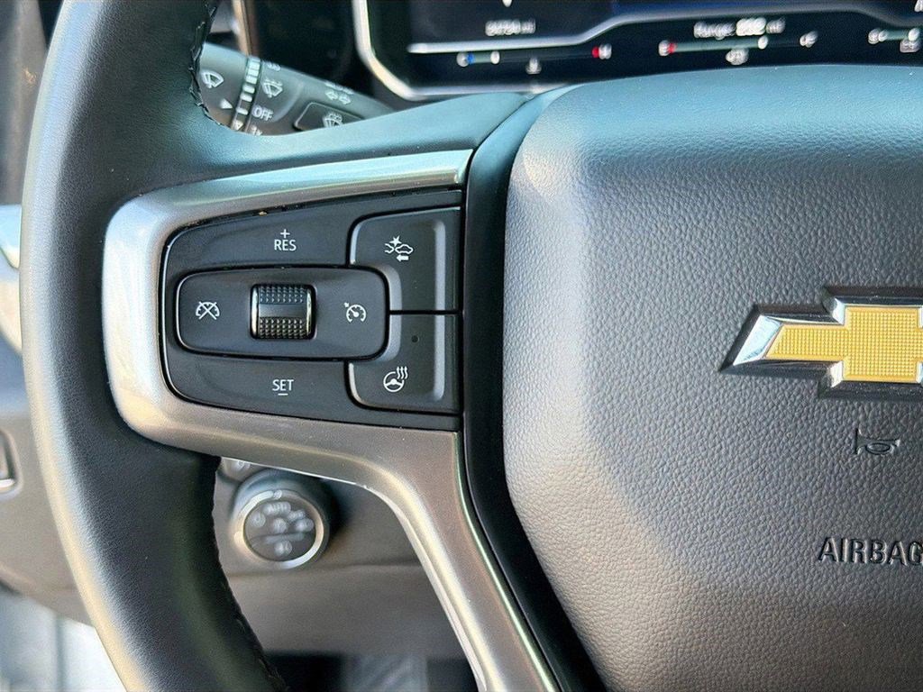 Used 2025 Chevrolet Silverado 2500 LTZ w/ LTZ Convenience Package AWD/4WD image 38