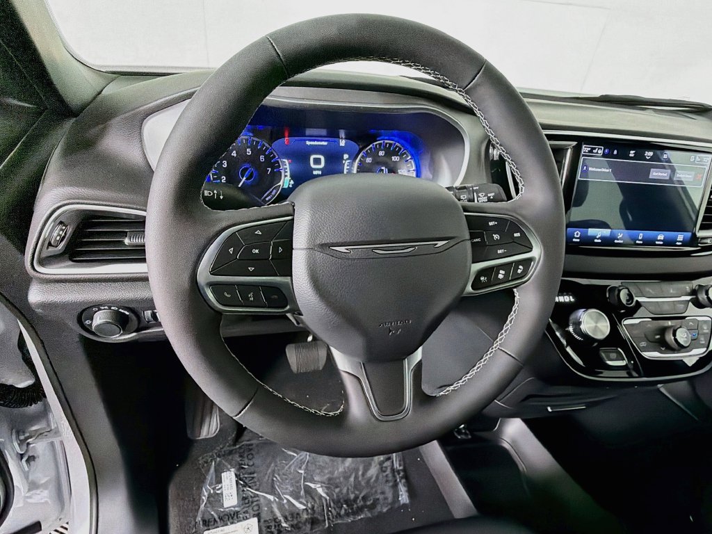 New 2027 Chrysler Pacifica LX FWD image 11