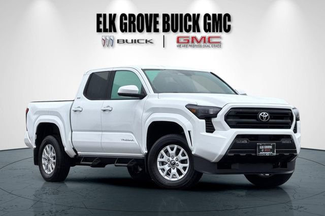 Used 2025 Toyota Tacoma SR5 image 2