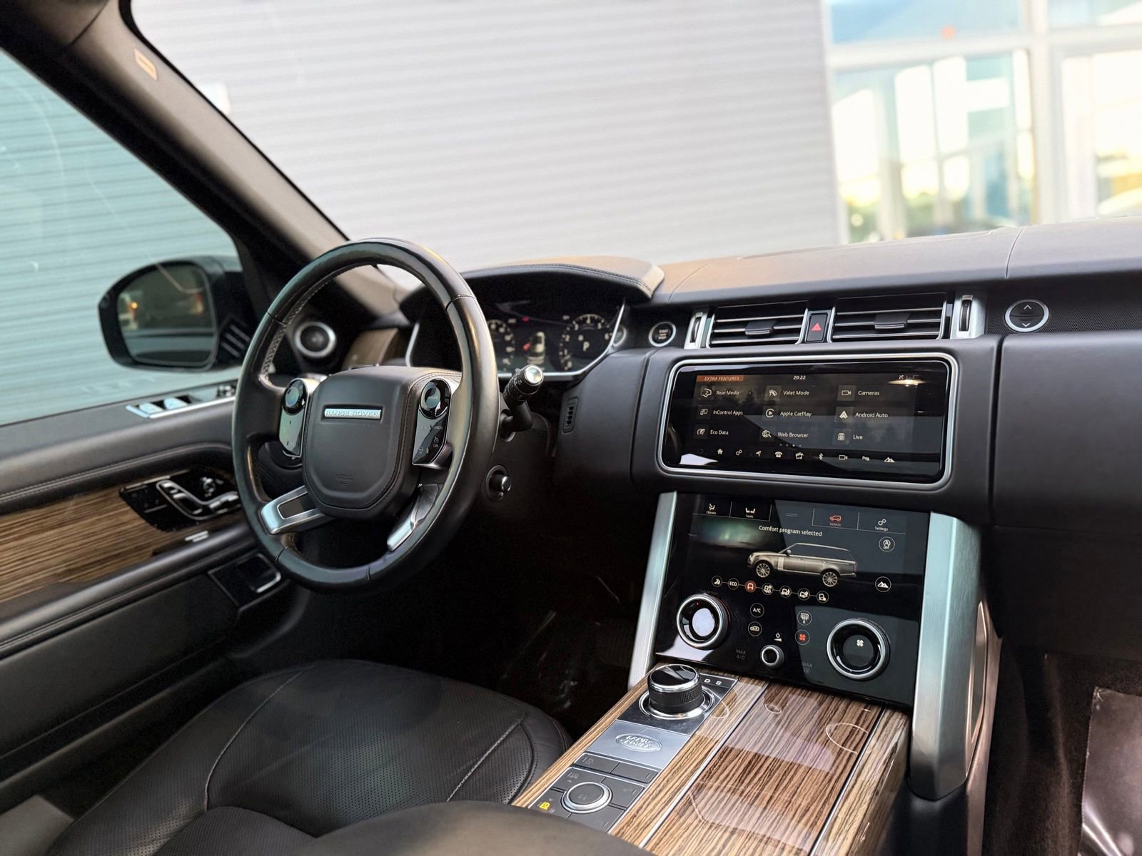 Used 2018 Land Rover Range Rover Supercharged AWD/4WD image 35
