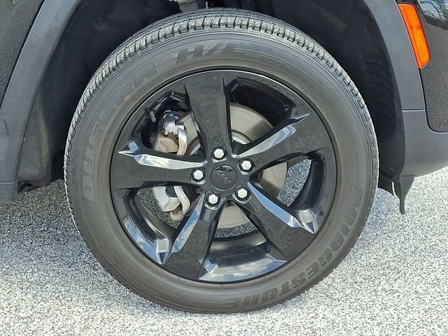 Used 2023 Jeep Grand Cherokee Altitude AWD/4WD image 11