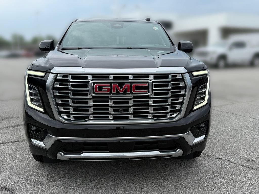 Used 2025 GMC Yukon Denali w/ Sun & Power Step Package AWD/4WD image 8