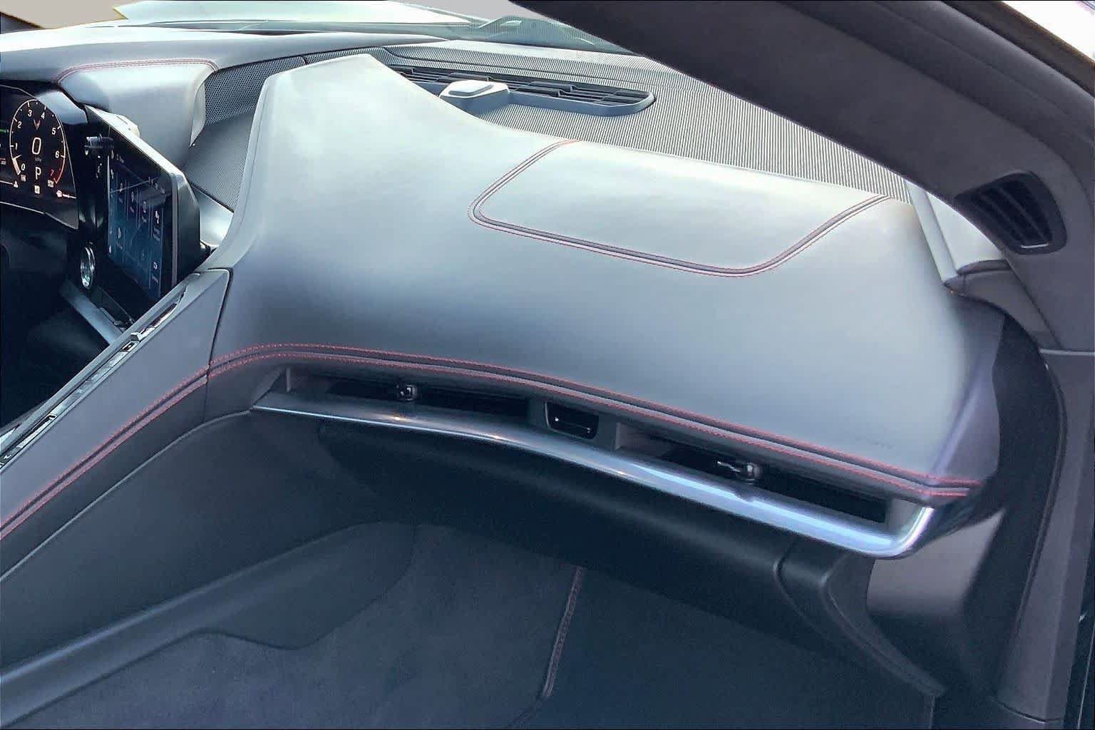 Used 2024 Chevrolet Corvette Stingray Premium Cpe w/ Z51 Performance Package RWD image 16