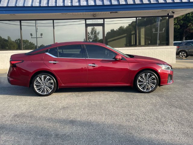 Used 2023 Nissan Altima 2.5 SL AWD/4WD image 7
