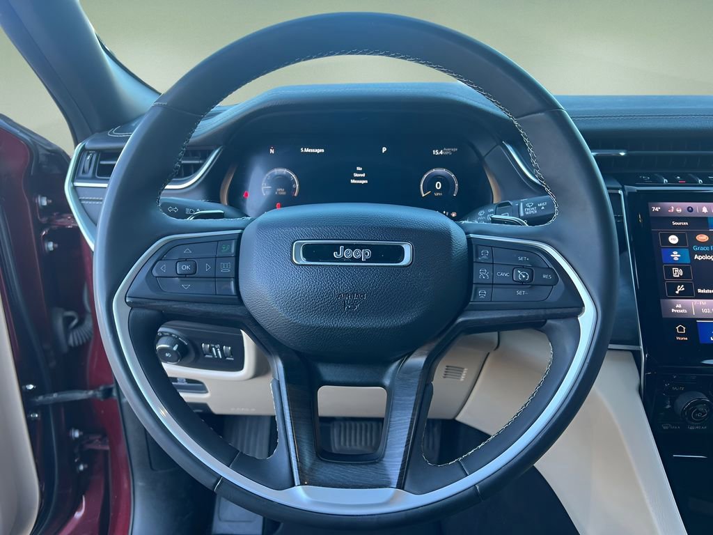 Used 2023 Jeep Grand Cherokee Limited w/ Luxury Tech Group II image 16