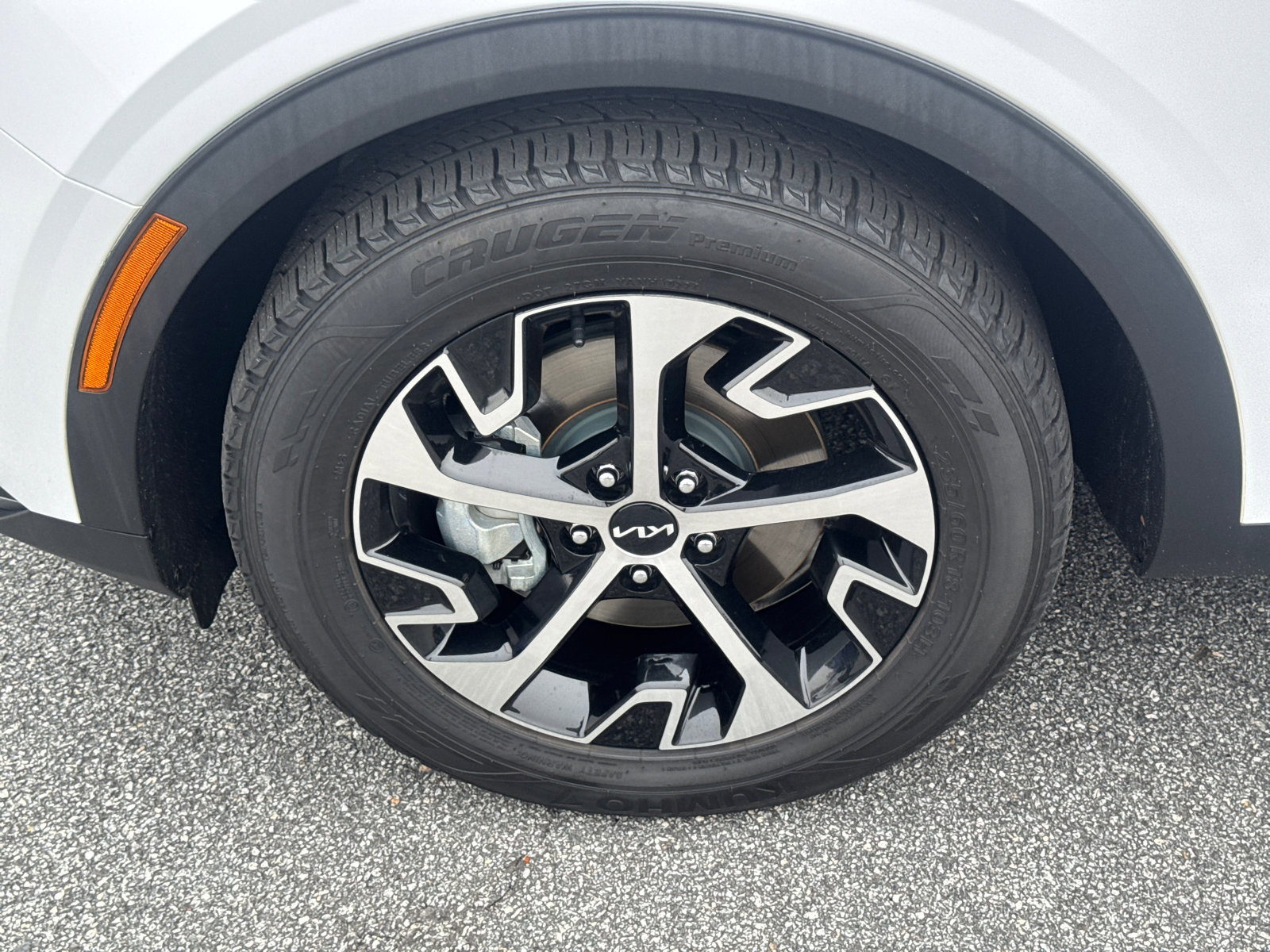 Used 2023 Kia Sportage EX image 11