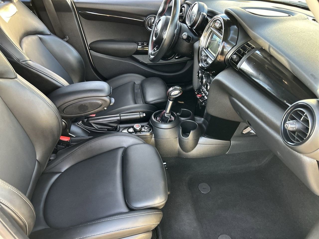 Used 2019 MINI Cooper S w/ Signature Upholstery Package image 9