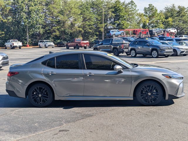 Used 2025 Toyota Camry SE image 8