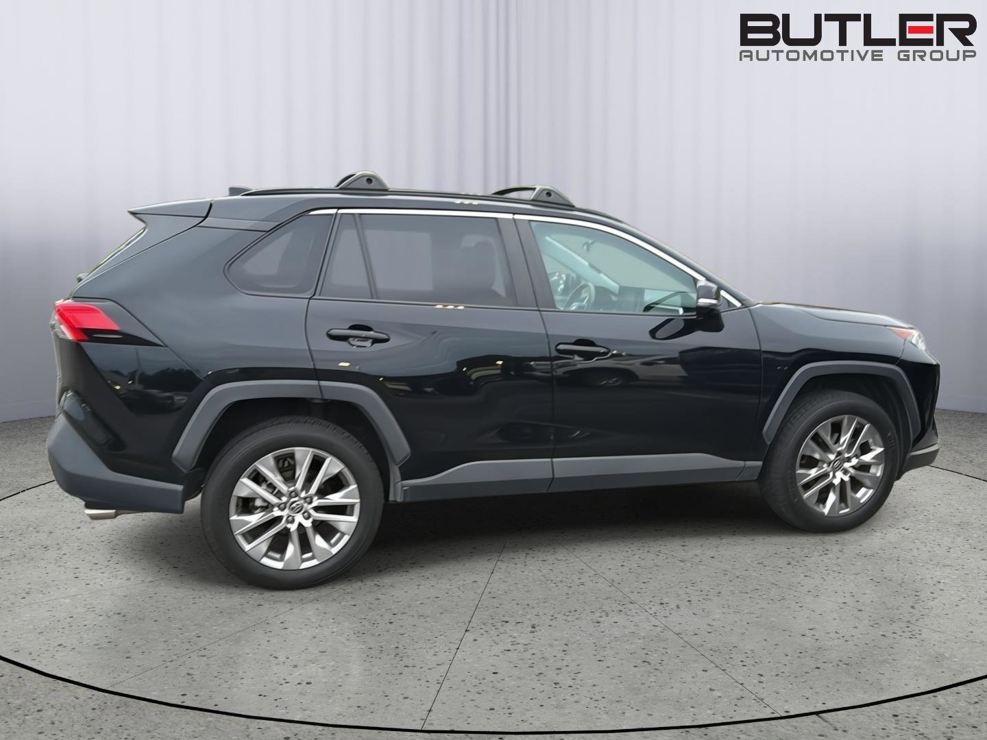 Used 2020 Toyota RAV4 XLE Premium FWD image 6
