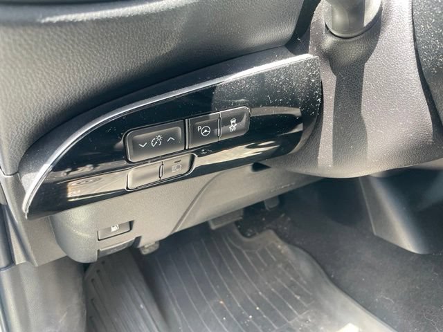 Used 2020 Toyota Prius LE FWD image 30
