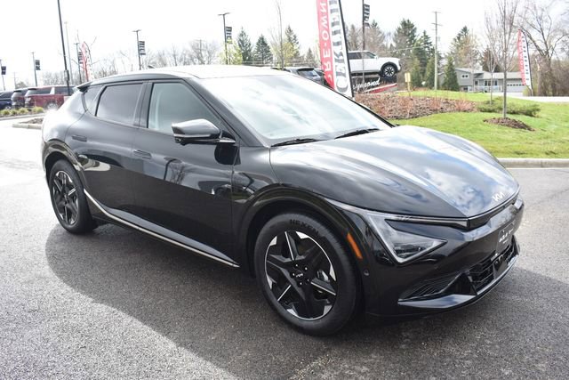 Used 2025 Kia EV6 Wind RWD image 10