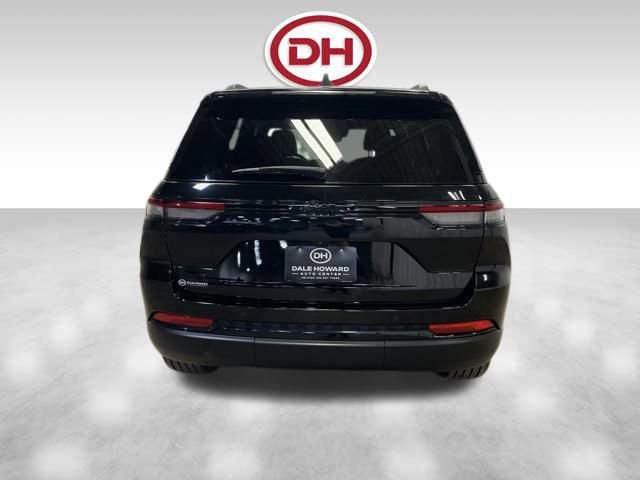Used 2023 Jeep Grand Cherokee Altitude image 10