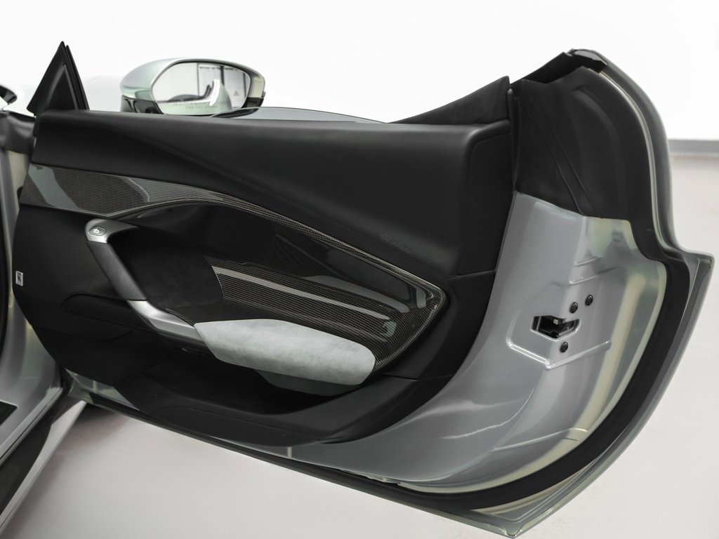 Used 2023 Ferrari 296 GTS image 37