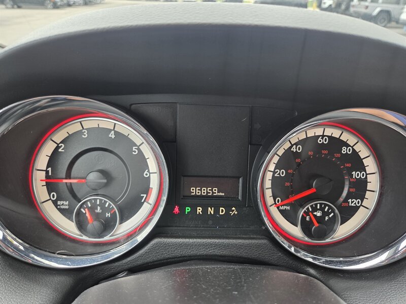 Used 2019 Dodge Grand Caravan SXT FWD image 17