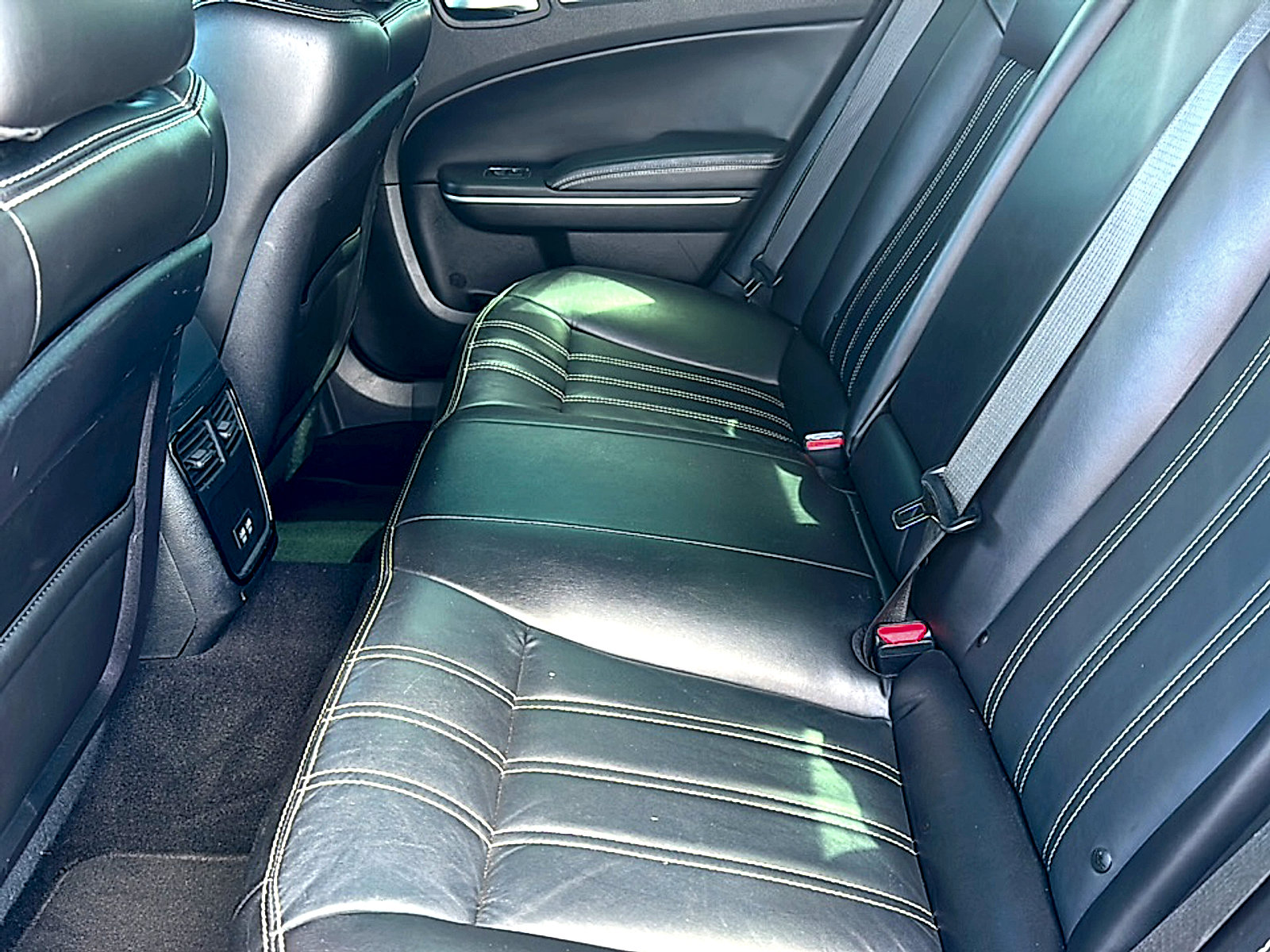 Used 2022 Chrysler 300 S image 19