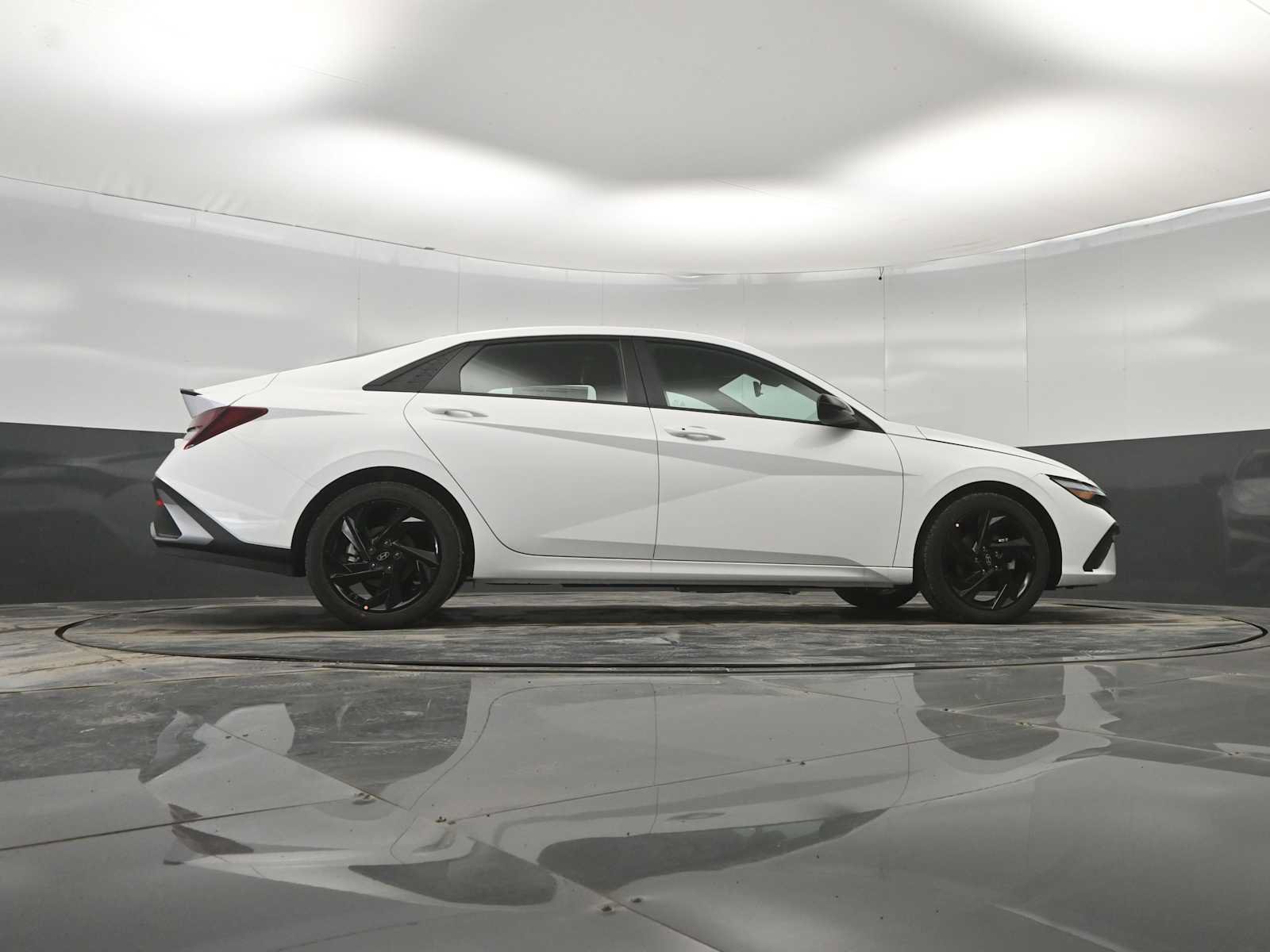 New 2026 Hyundai Elantra SEL Sport FWD image 39