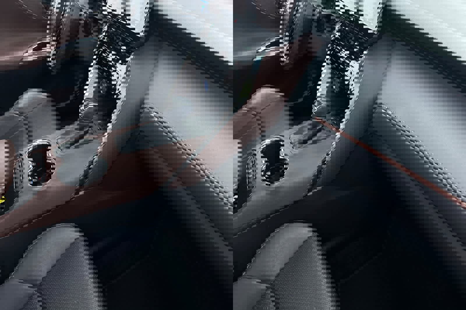 Used 2021 Toyota Venza Limited image 17